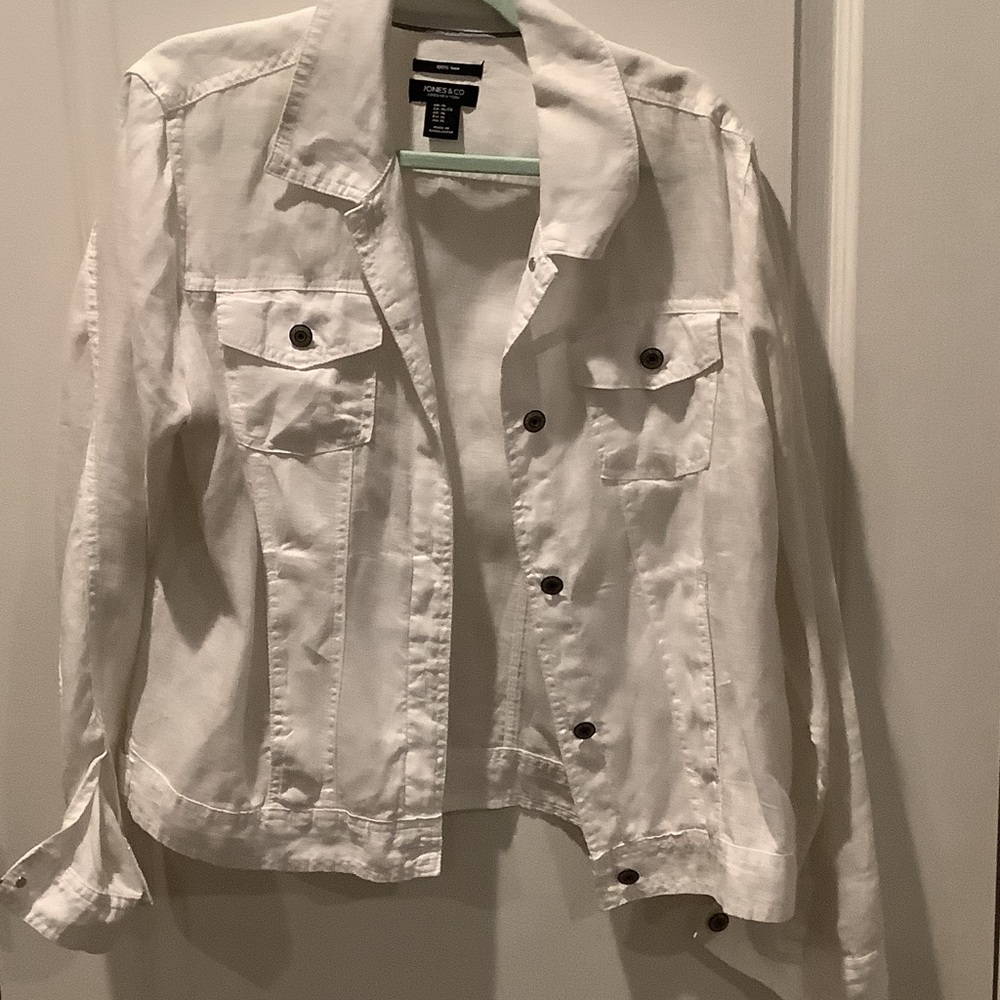 Jones New York White Denim Trucker Jacket with Flap Pockets